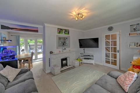 3 bedroom end of terrace house for sale - The Close, Woburn Sands, MK17