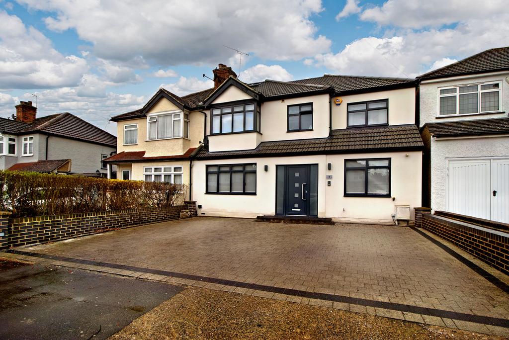 Lyndon Avenue, Pinner, HA5 4 bed semidetached house £1,225,000