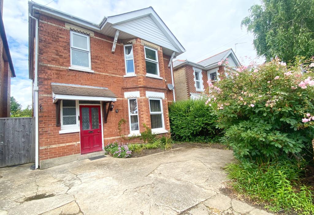 Edgehill Road, Bournemouth, Dorset 3 bed detached house £1,450 pcm (£