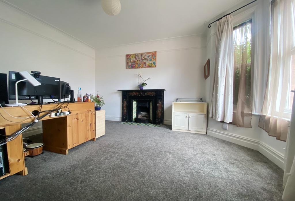 Edgehill Road, Bournemouth, Dorset 3 bed detached house £1,450 pcm (£