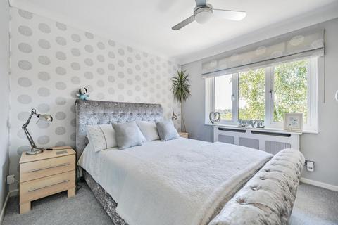 17 Brickfields Close, Lychpit, Basingstoke, RG24 8UX
