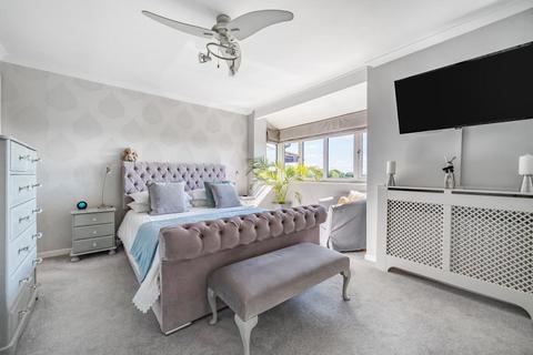17 Brickfields Close, Lychpit, Basingstoke, RG24 8UX