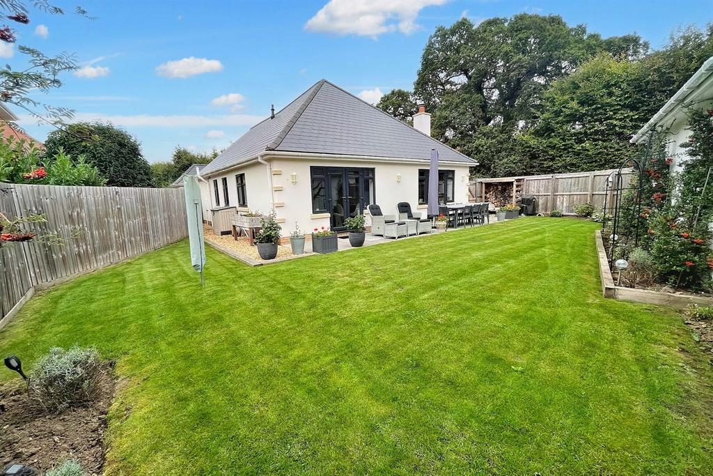 Sturminster Marshall 3 bed detached bungalow for sale £550,000