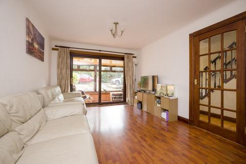 10 Buckstone Lea, Edinburgh, EH10 6XE
