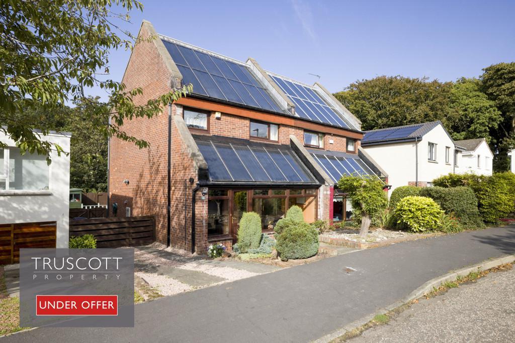 10 Buckstone Lea, Buckstone, Edinburgh, EH10 6XE 3 bed semidetached