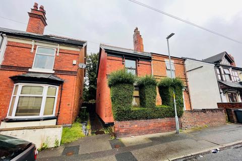 3 bedroom semi-detached house for sale - Joynson Street, Wednesbury, West Midlands, WS10