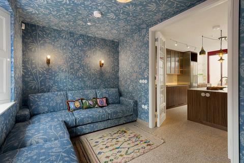25 Denbigh Terrace, London, W11 2QJ