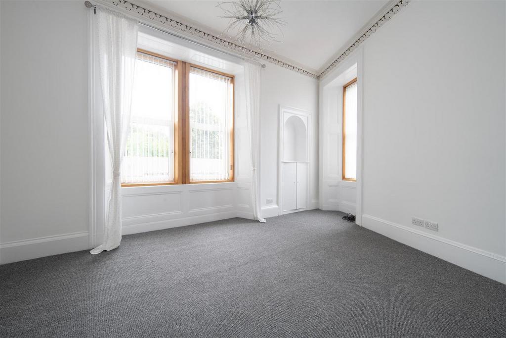 Cardwell Road, Gourock, PA19 1 bed flat £500 pcm (£115 pw)