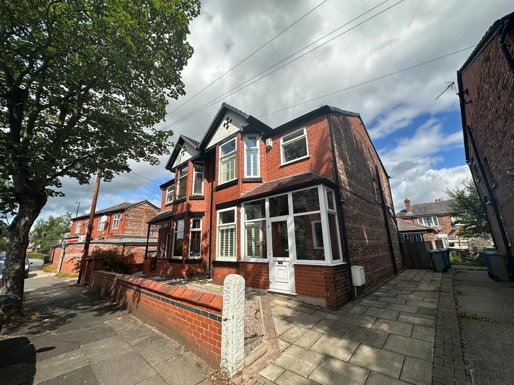 Grange Avenue, Stretford, M32 0DA 3 bed semidetached house £360,000