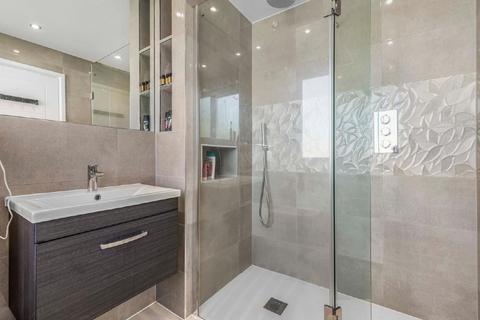 15 Oakway, London, SW20 9JE