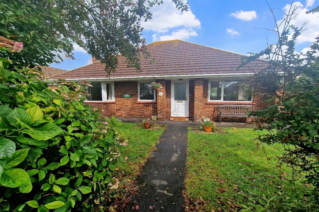 Ancton Close, Elmer, Bognor Regis, PO22 3 bed detached bungalow to rent