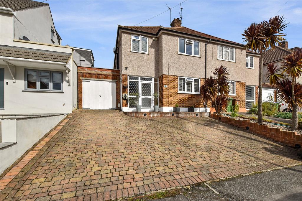 Brasted Close, Bexleyheath, Kent, DA6 3 bed semidetached house £550,000