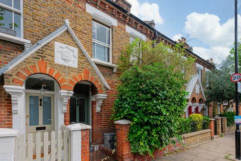 72 Kilravock Street, London, W10 4HY