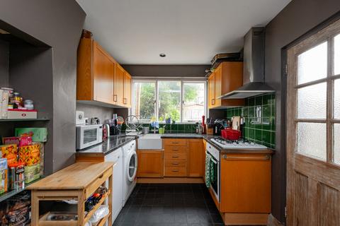 72 Kilravock Street, London, W10 4HY