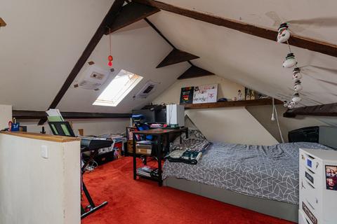 72 Kilravock Street, London, W10 4HY