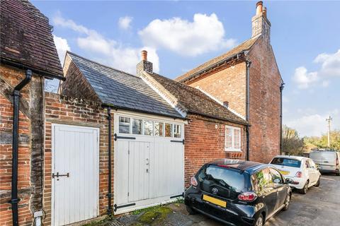 Studio to rent, Back Street, Winchester, Hampshire, SO23