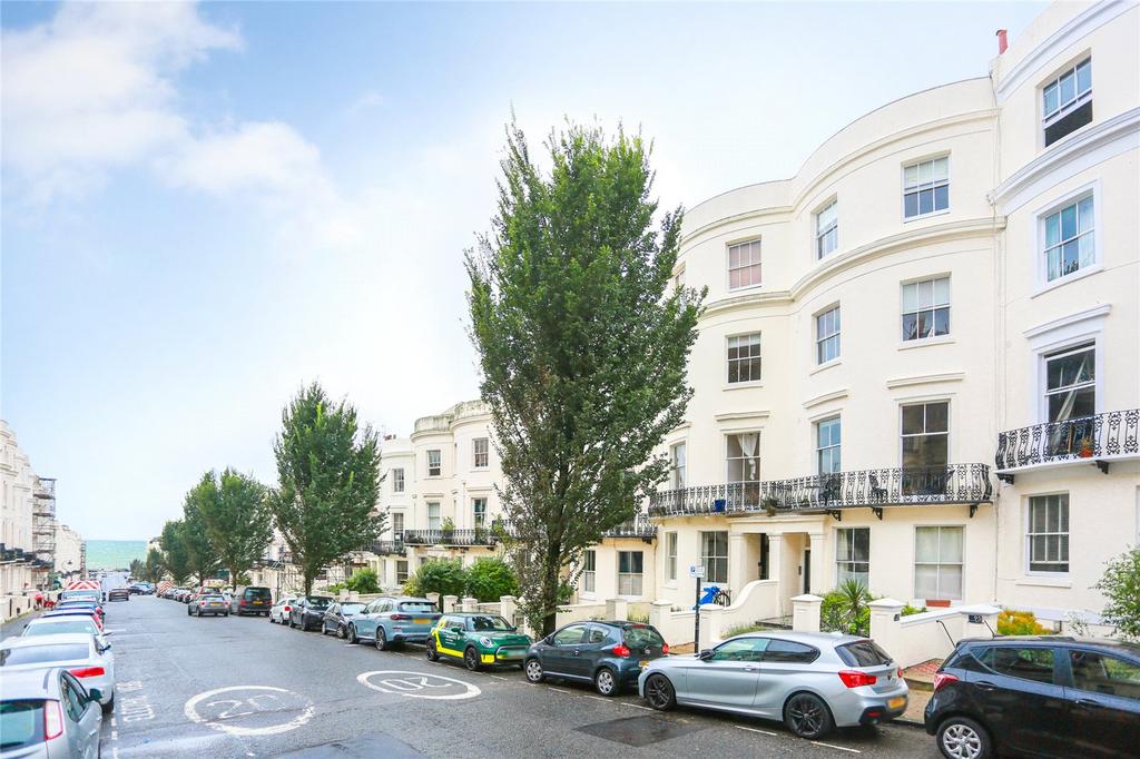 Lansdowne Place, Hove, East Sussex, BN3 2 bed apartment £1,400 pcm (£