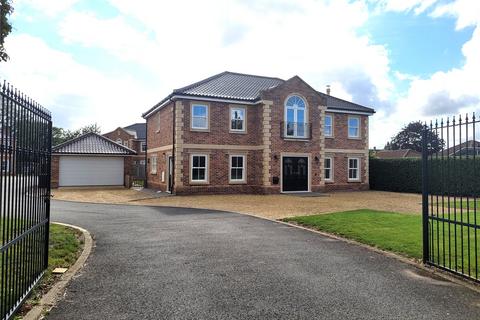 2 Chestnut Drive, Attleborough, NR17 2FH