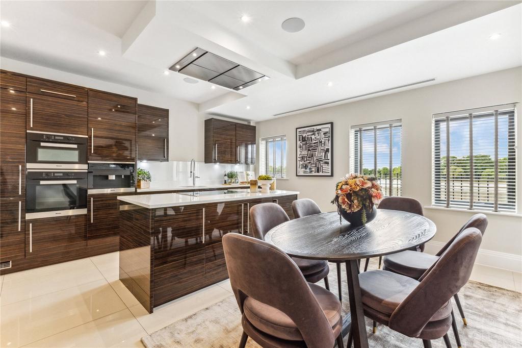 Dining/Kitchen