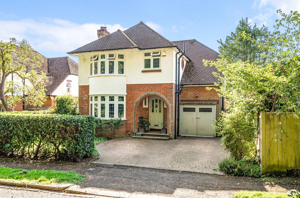 Chetwynd Drive, Bassett, Southampton, Hampshire, SO16 4 bed detached