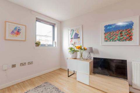 2 bedroom flat for sale - 20/6 Salamander Place, Leith, EH6 7JW