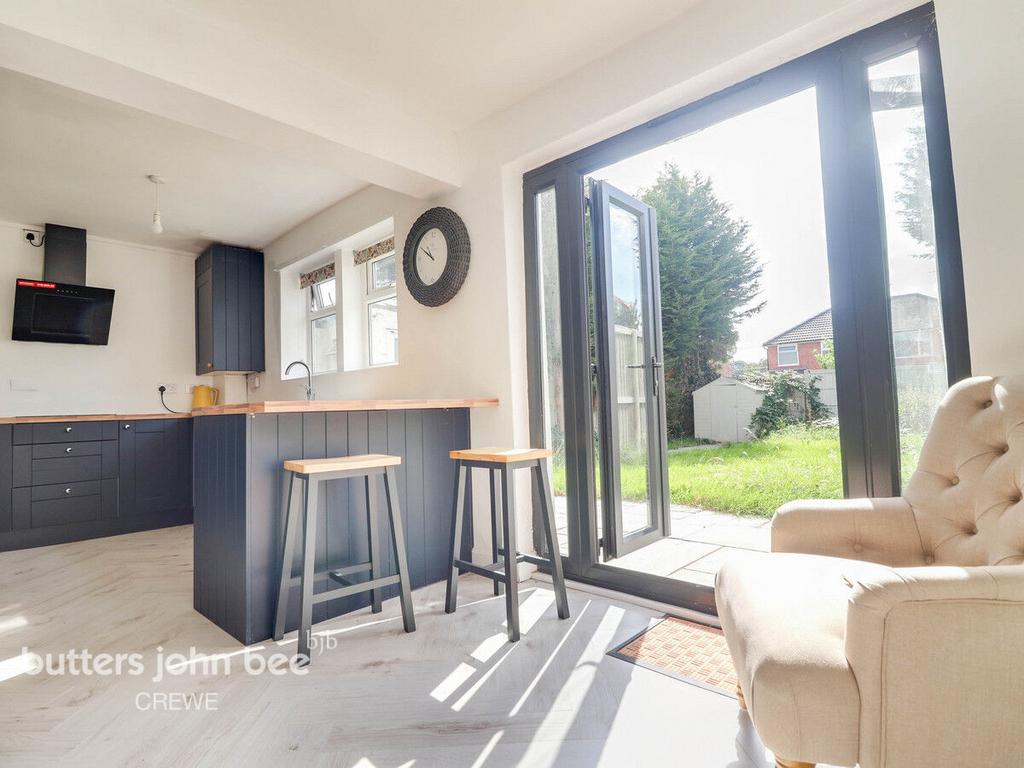 Tatton Road, Crewe 3 bed semidetached house for sale £140,000
