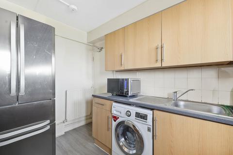 3 bedroom flat for sale - Aldrington Road, London SW16