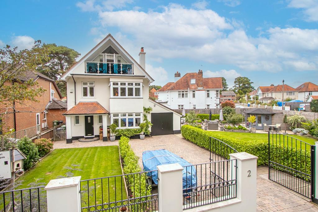 Copse Close, Whitecliff, Poole, Dorset, BH14 4 bed detached house for