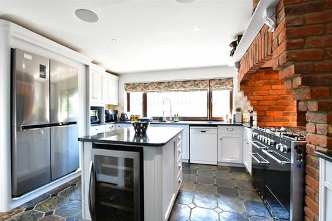 Meadowvale Wellington Hill, Loughton, IG10 4AH