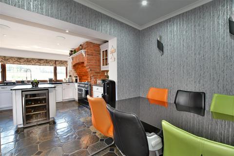 Meadowvale Wellington Hill, Loughton, IG10 4AH