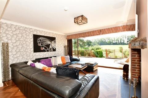 Meadowvale Wellington Hill, Loughton, IG10 4AH