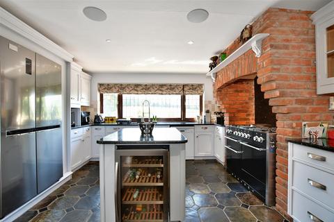 Meadowvale Wellington Hill, Loughton, IG10 4AH