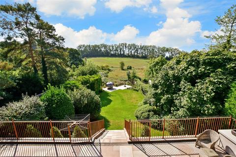 Meadowvale Wellington Hill, Loughton, IG10 4AH
