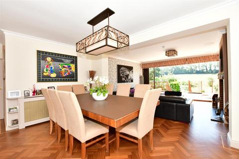 Meadowvale Wellington Hill, Loughton, IG10 4AH