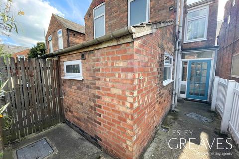 2 bedroom end of terrace house to rent, Garden City, Carlton, Nottingham