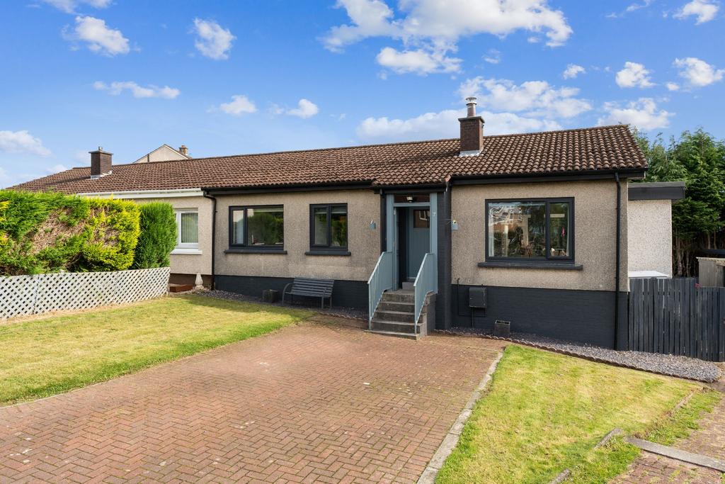 Croft Road, Balmore, East Dunbartonshire, G64 4AL 4 bed semidetached