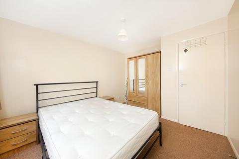 2 bedroom flat to rent - Armoury Road, London, Greater London, SE8