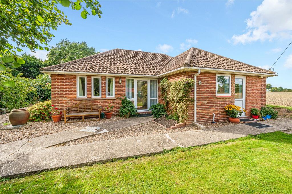 Ardleigh Road, Little Bromley, Manningtree, Essex, CO11 4 bed bungalow £800,000