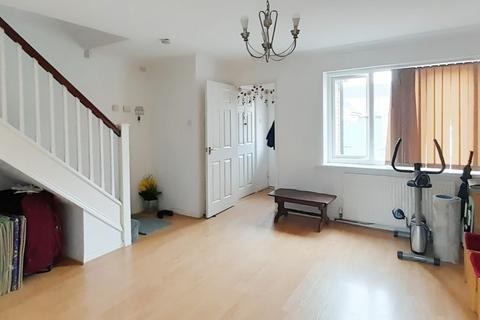 3 bedroom semi-detached house to rent, Darien Way, Braunstone, LE3