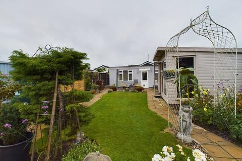 98 Ashtree Road, Barton Under Needwood, Burton-on-trent, DE13 8LL