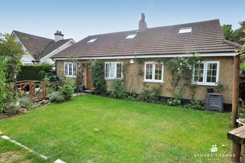 2 bedroom detached bungalow for sale, Swale Road, Thundersley