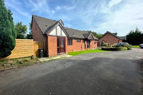 2 bedroom semi-detached house to rent, Stonemead Close, Great Lever, Bolton