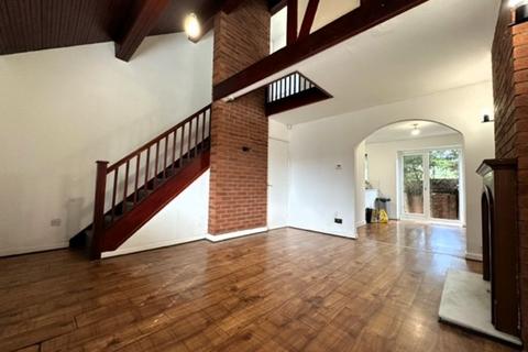 2 bedroom semi-detached house to rent, Stonemead Close, Great Lever, Bolton