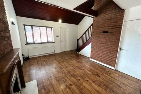 2 bedroom semi-detached house to rent, Stonemead Close, Great Lever, Bolton