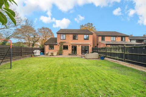 4 bedroom detached house for sale, Chaucer Way, Row Town, Addlestone, KT15