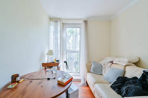 40 Compton Close, London, NW1 3QS