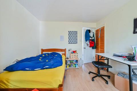 40 Compton Close, London, NW1 3QS
