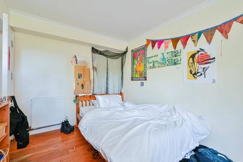 40 Compton Close, London, NW1 3QS