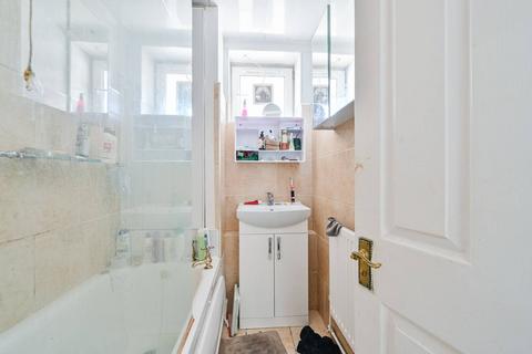 40 Compton Close, London, NW1 3QS