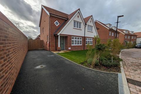 3 bedroom semi-detached house to rent, Halford Court, Woodford